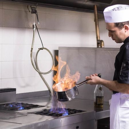 Hotel Saint Pierre Les Sauvages  エクステリア 写真