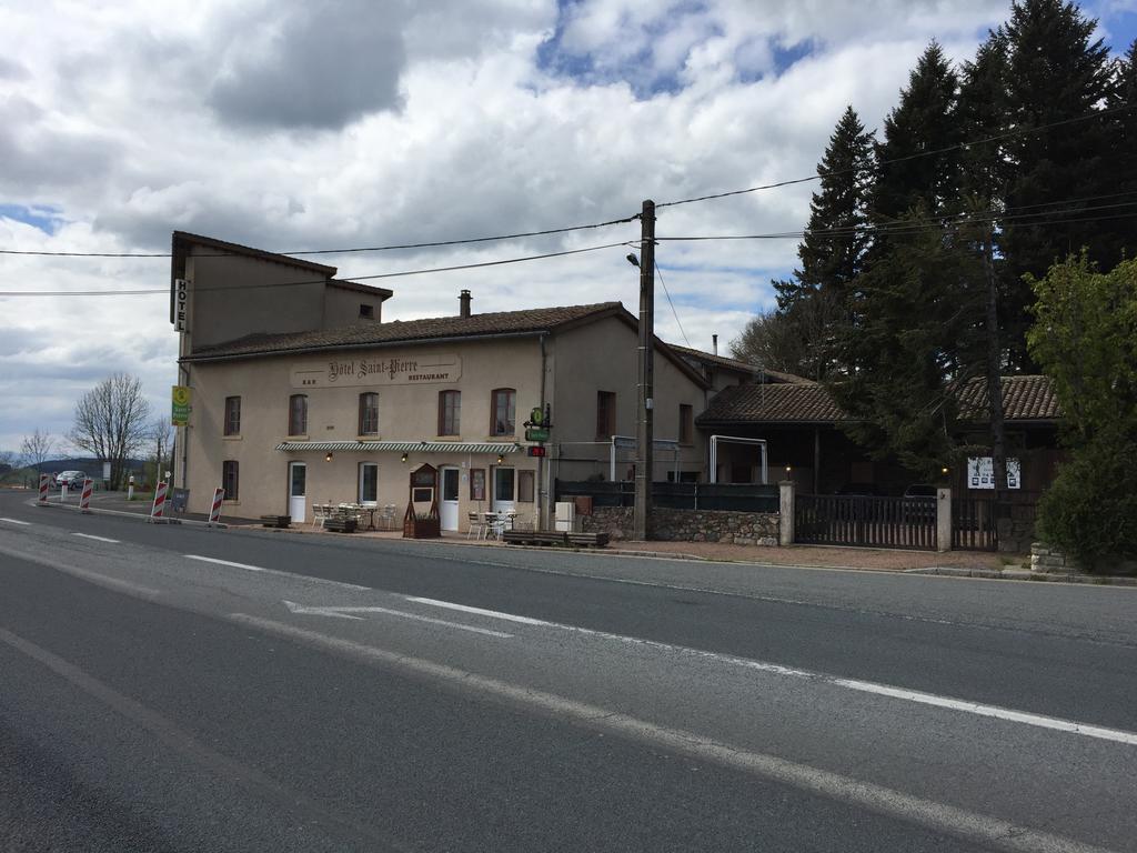 Hotel Saint Pierre Les Sauvages  エクステリア 写真